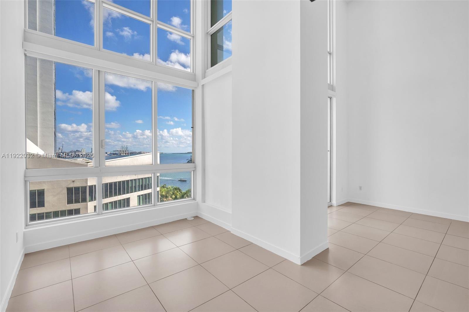 300 S Biscayne Blvd # 822 Unit: L-822
