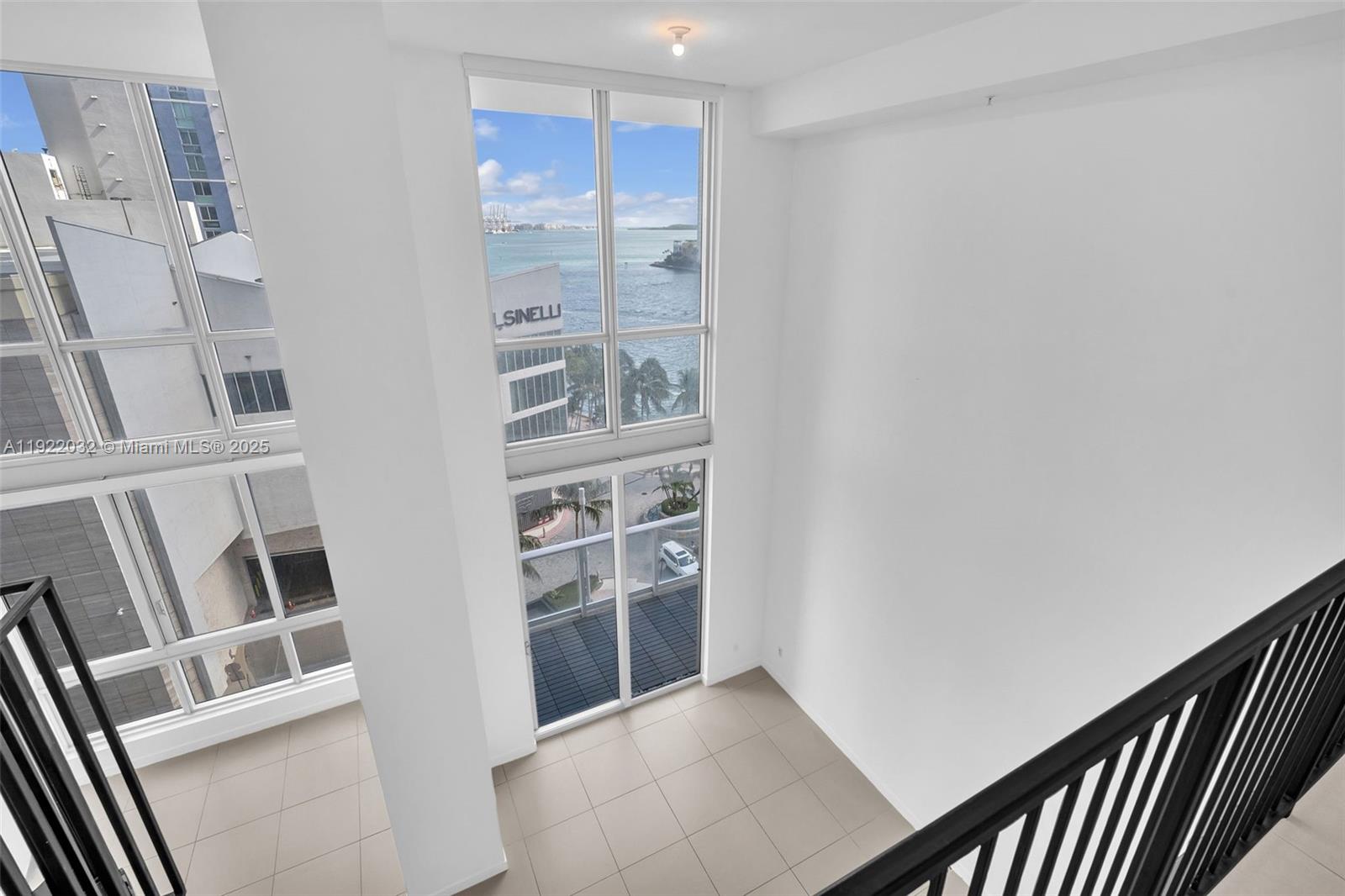 300 S Biscayne Blvd # 822 Unit: L-822