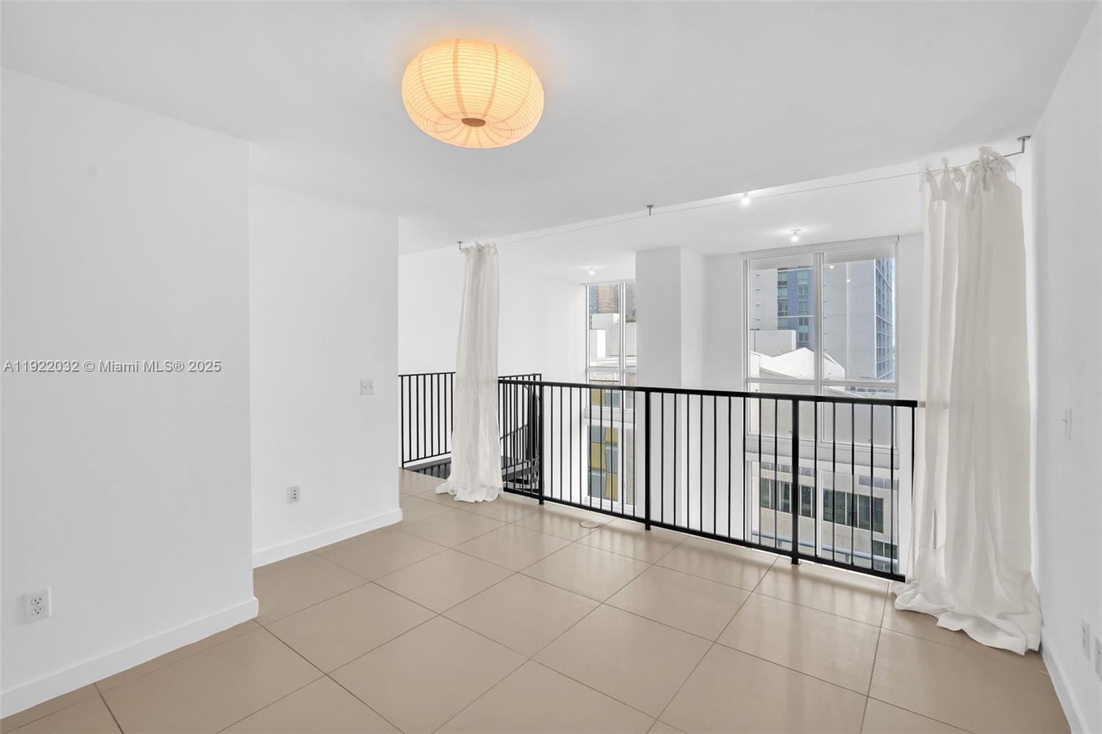 300 S Biscayne Blvd # 822 Unit: L-822