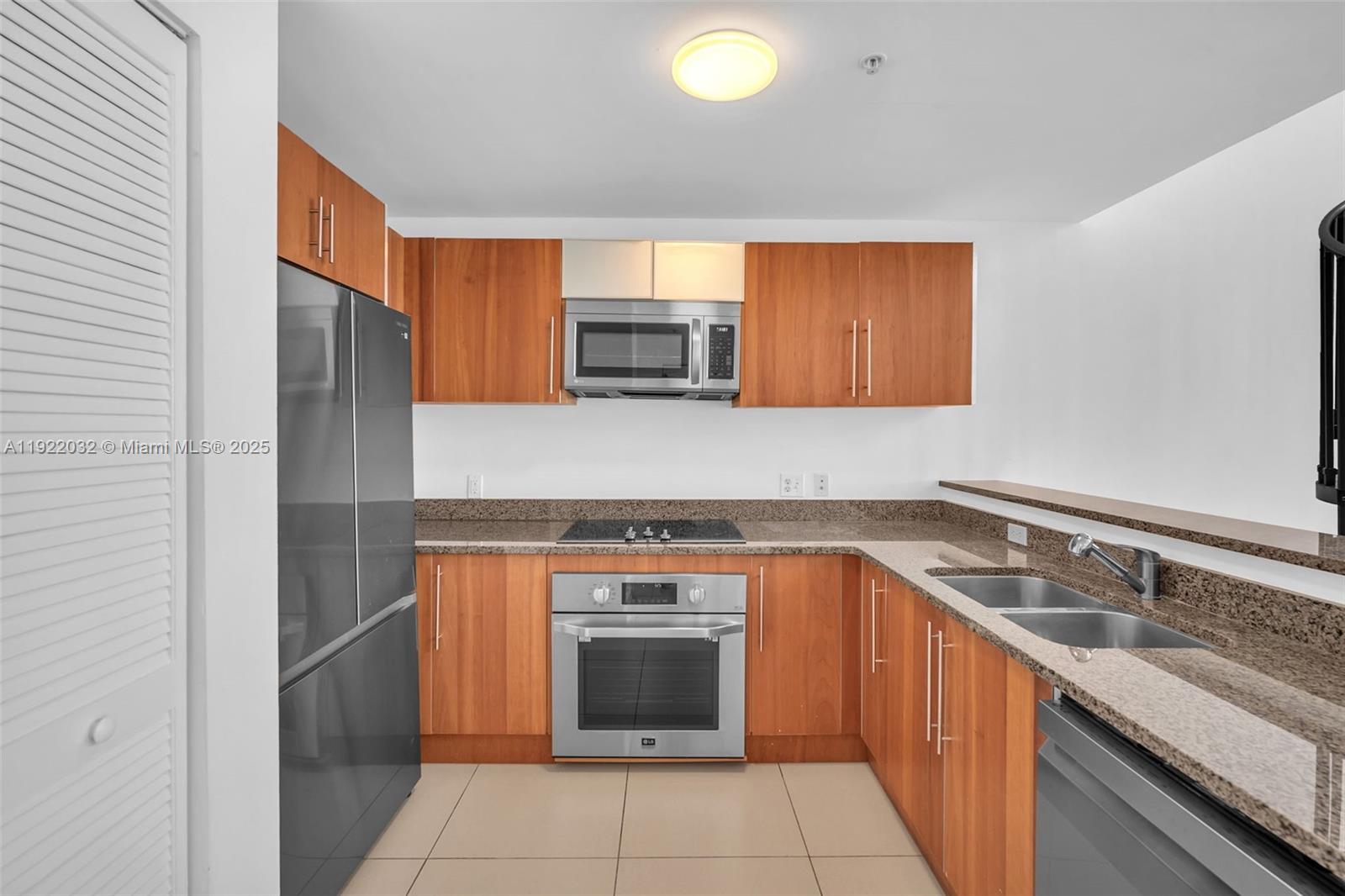 300 S Biscayne Blvd # 822 Unit: L-822