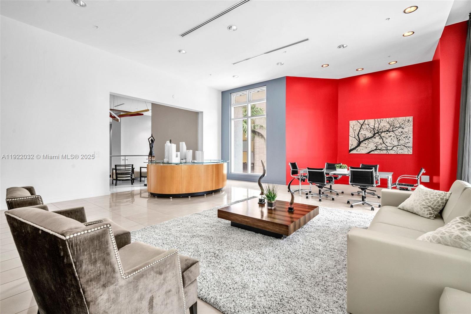 300 S Biscayne Blvd # 822 Unit: L-822