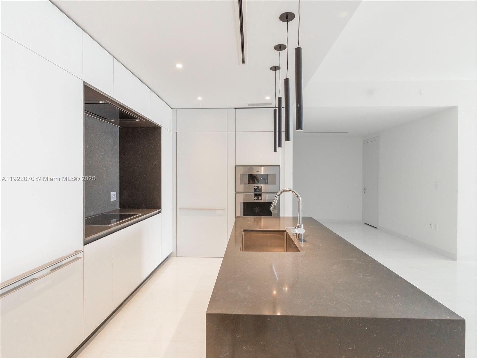 300 Biscayne Boulevard Way # 4305W