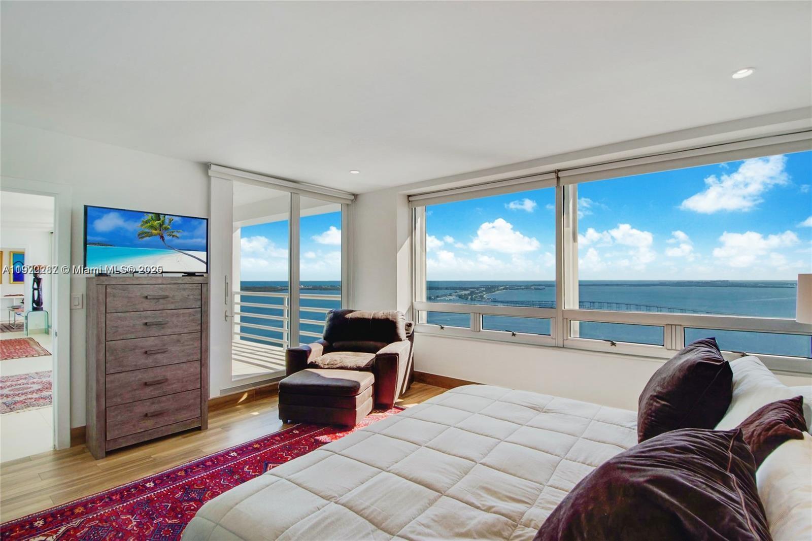 1541 Brickell Ave # 3902 Unit: A-3902