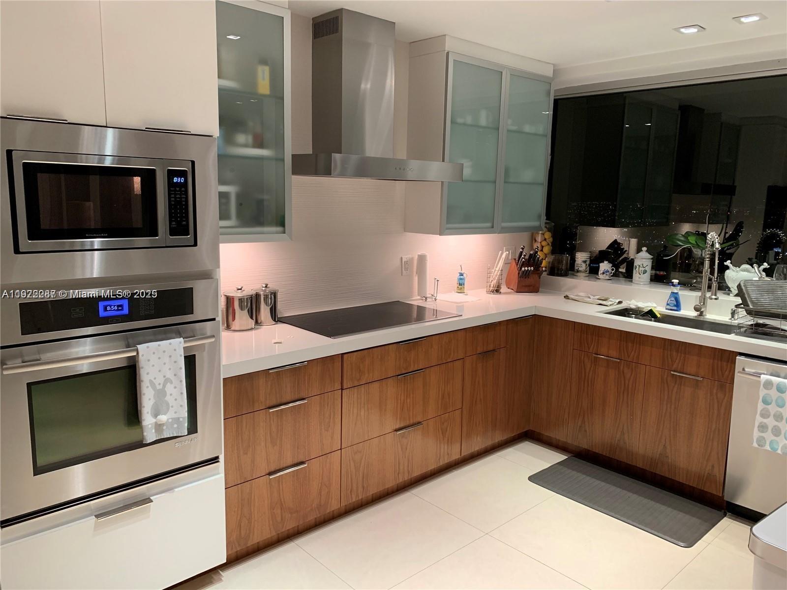 1541 Brickell Ave # 3902 Unit: A-3902