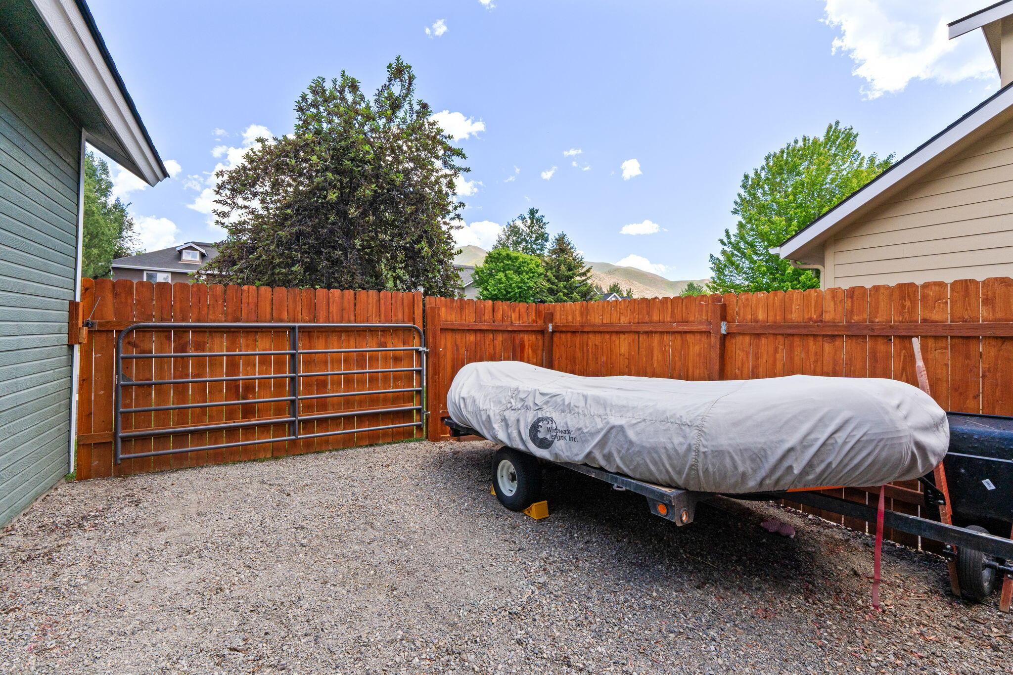 1051 Foxmoor Dr