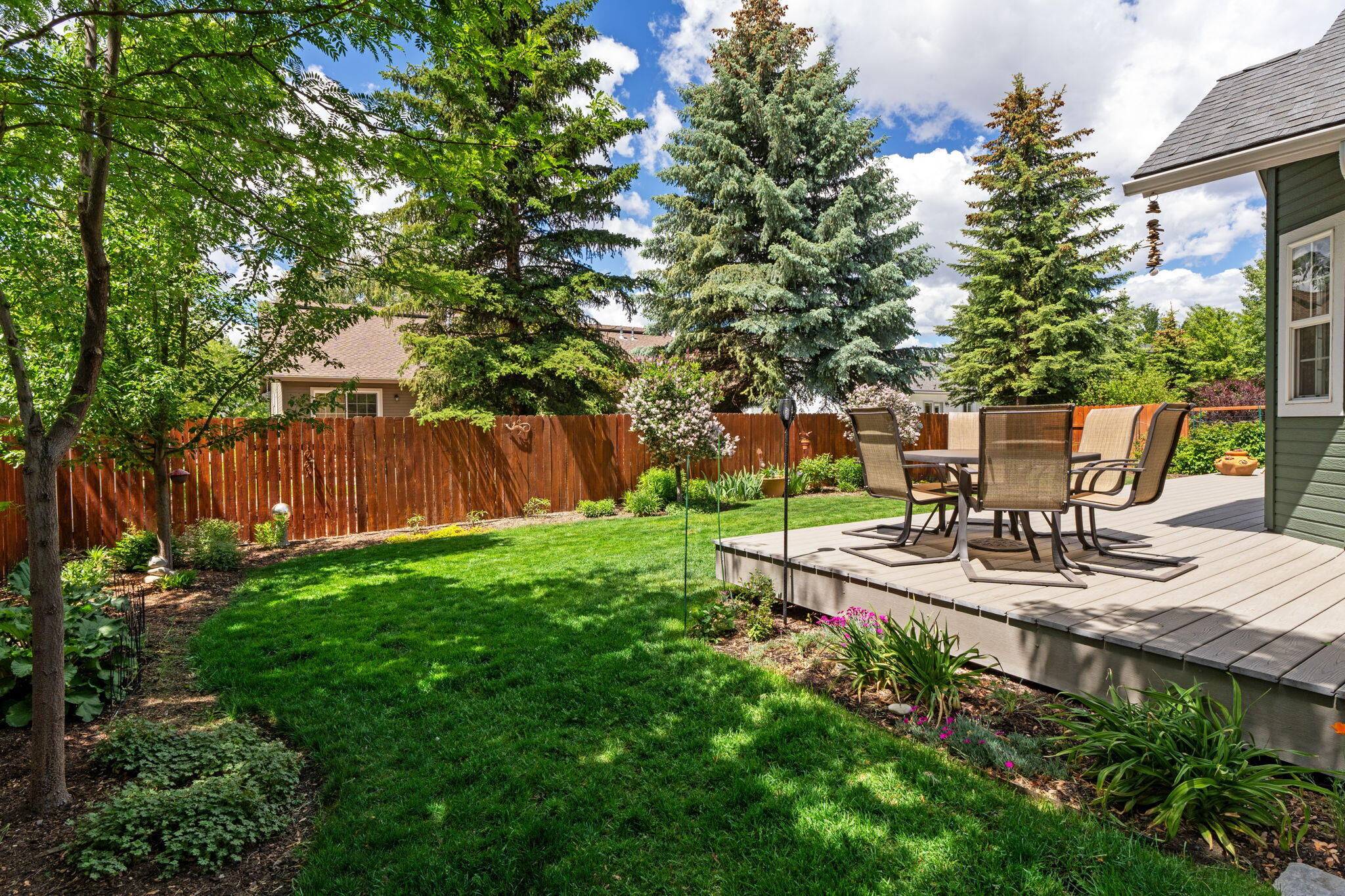 1051 Foxmoor Dr