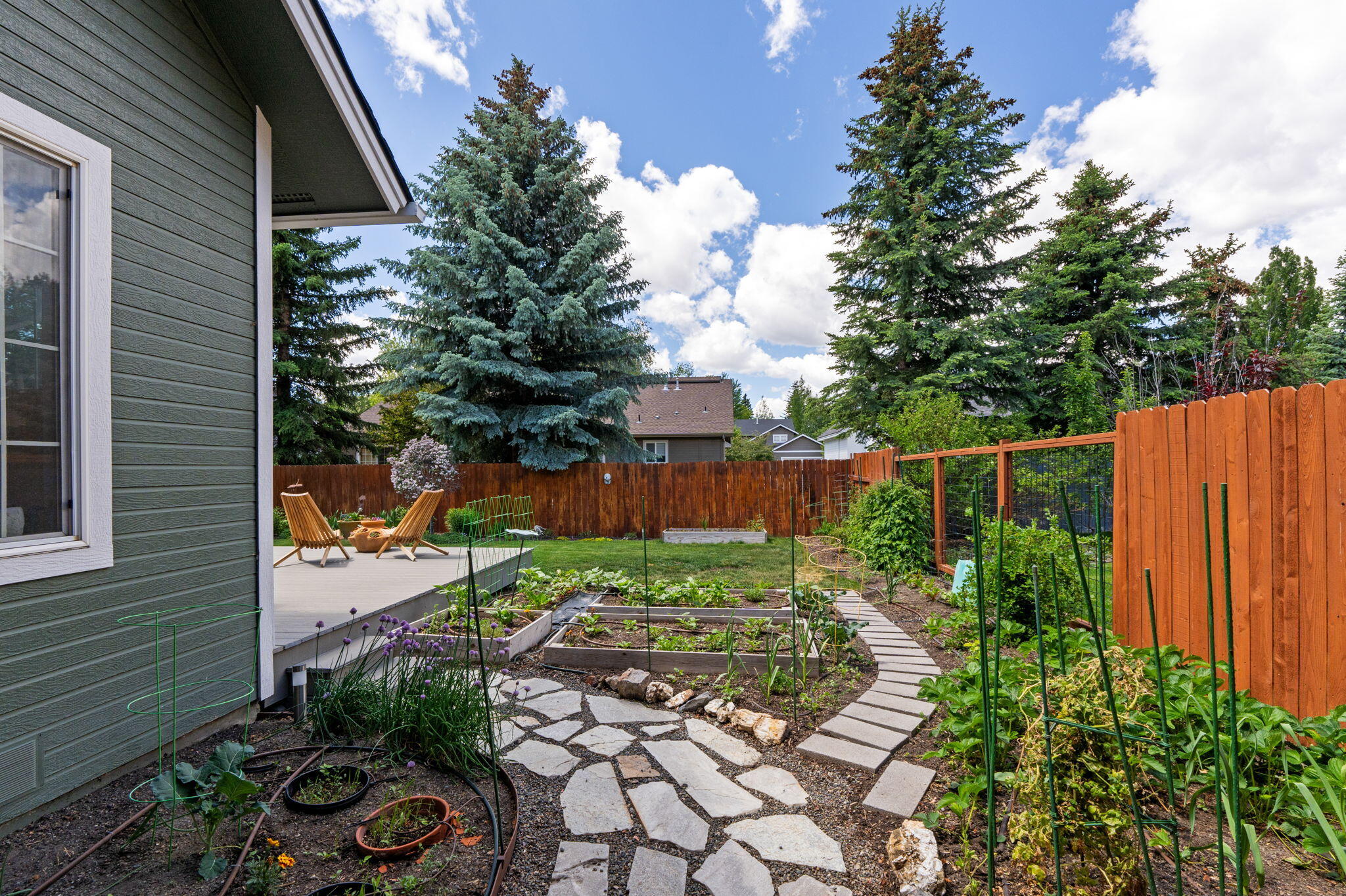 1051 Foxmoor Dr