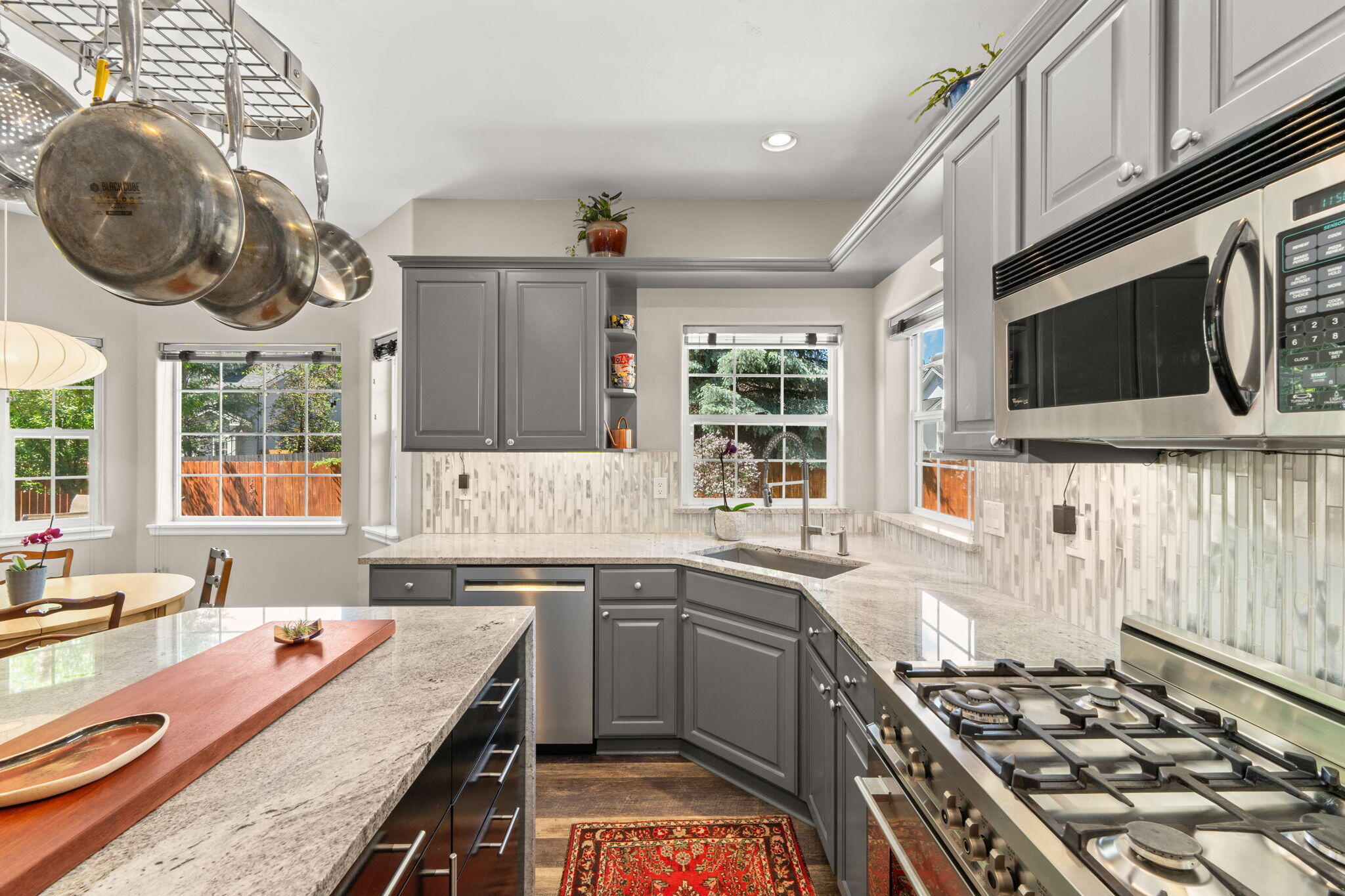 1051 Foxmoor Dr
