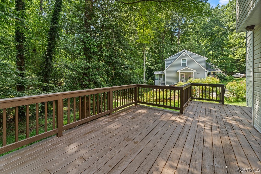 6906 Deer Run Ln