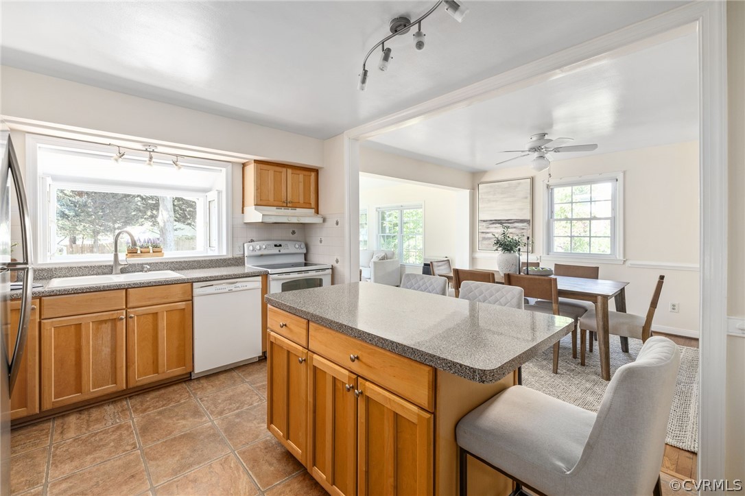 8003 Moorefield Rd