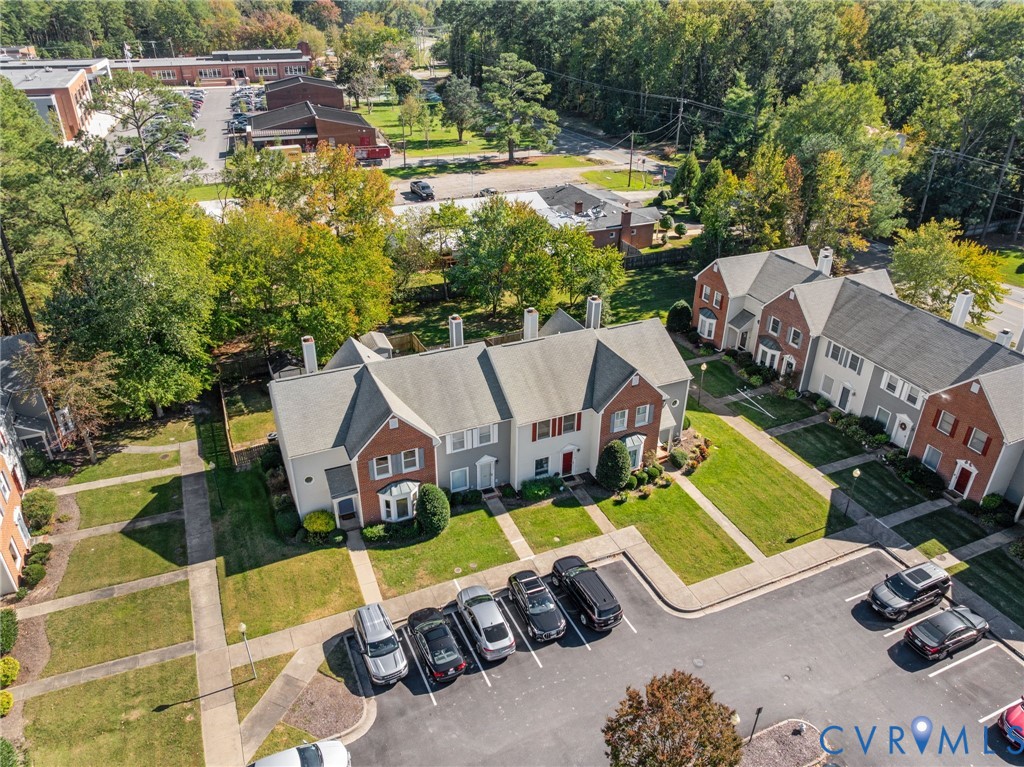 2206 High Bush Cir