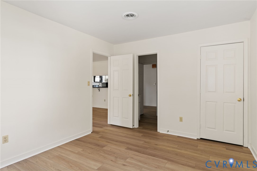 2206 High Bush Cir