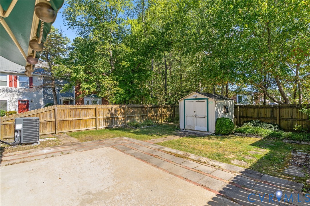 2206 High Bush Cir