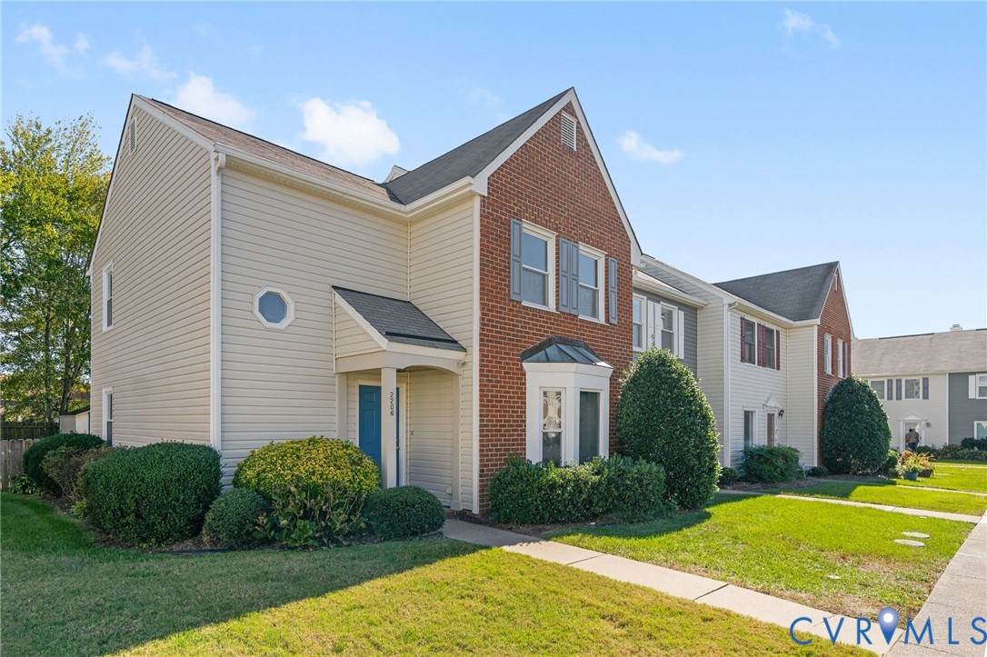 2206 High Bush Cir