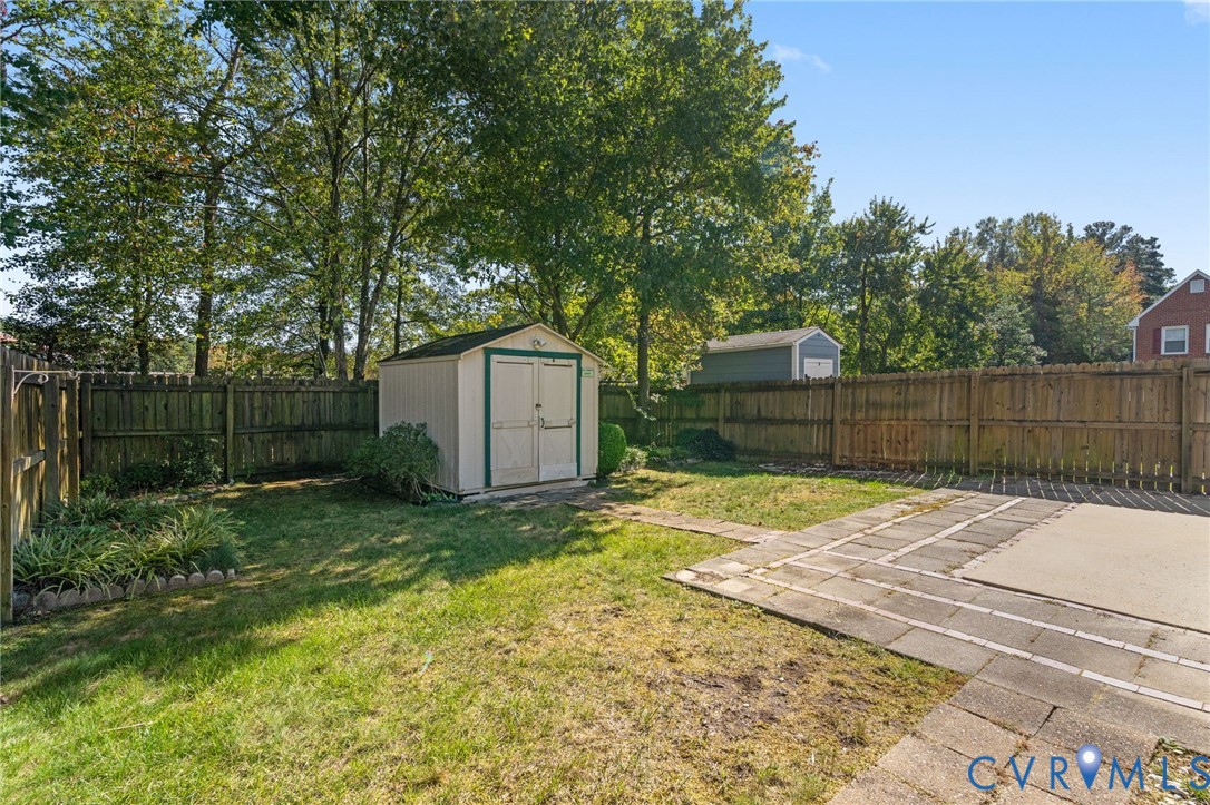 2206 High Bush Cir