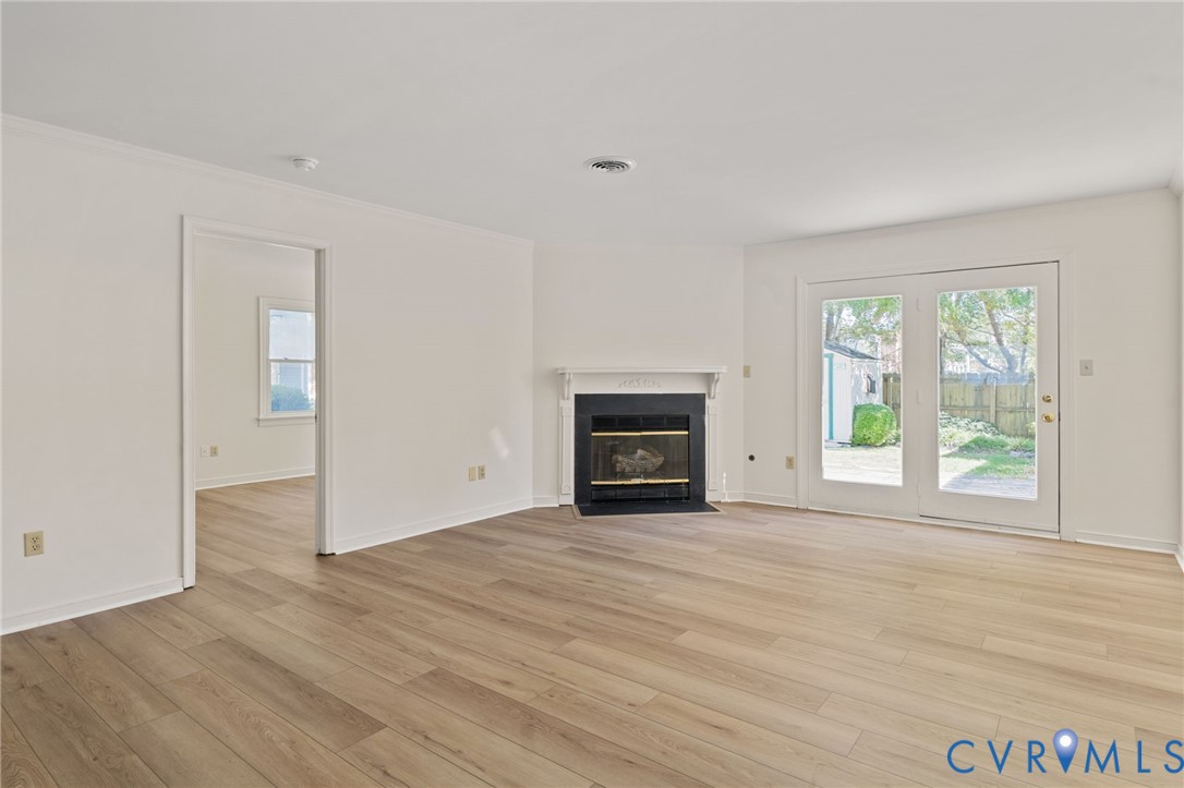 2206 High Bush Cir