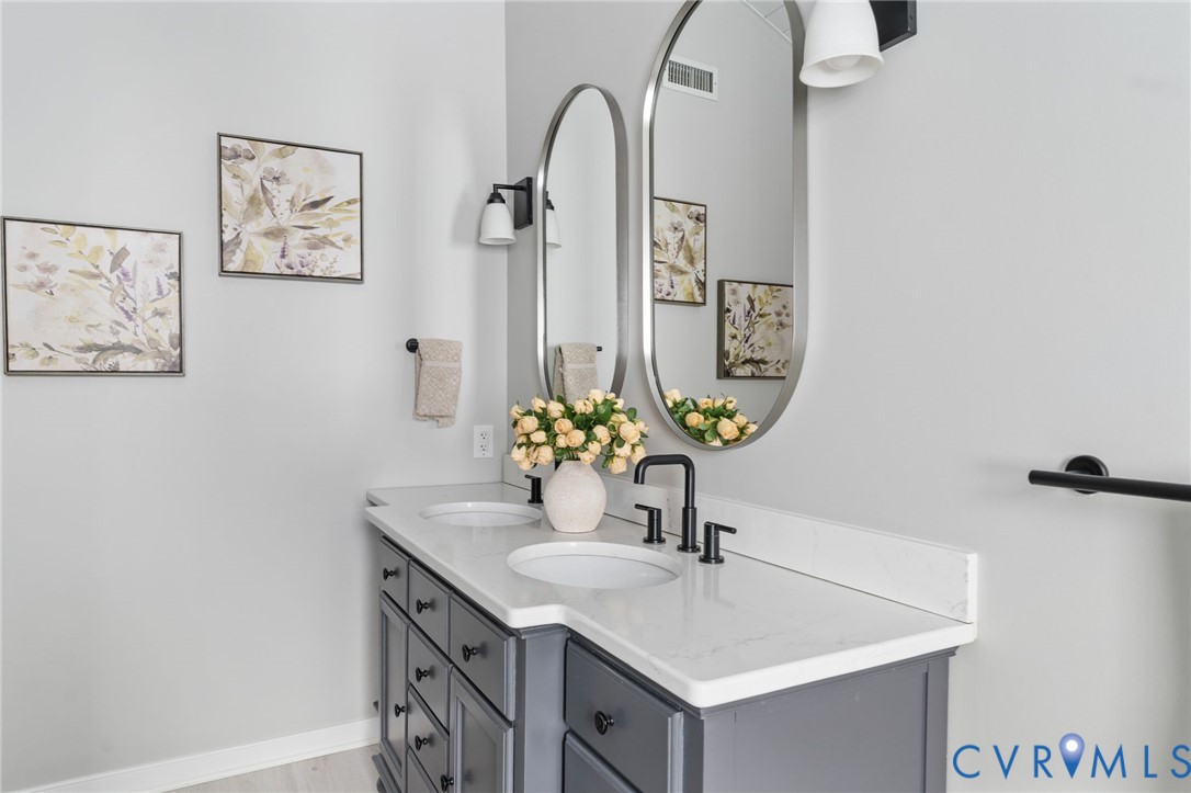 10928 Forest Trace Ln