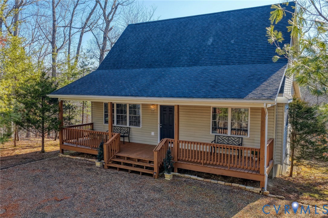 1401 Moccasin Way