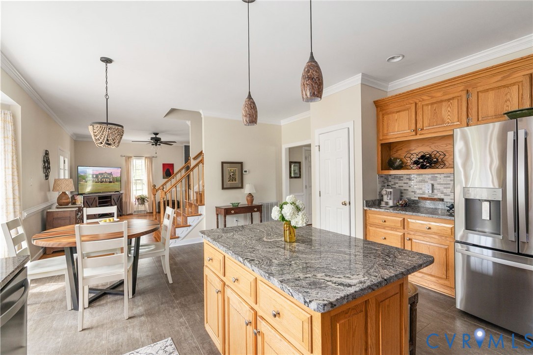 1937 Retreat Dr