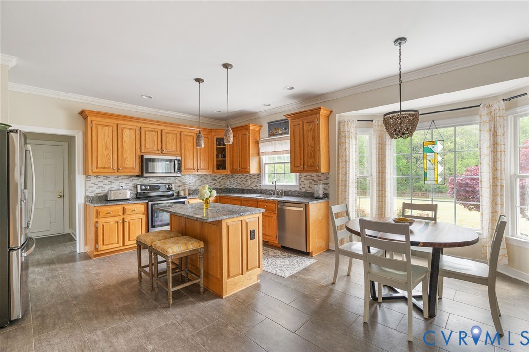 1937 Retreat Dr