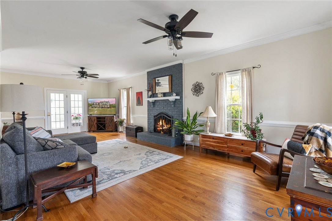 1937 Retreat Dr