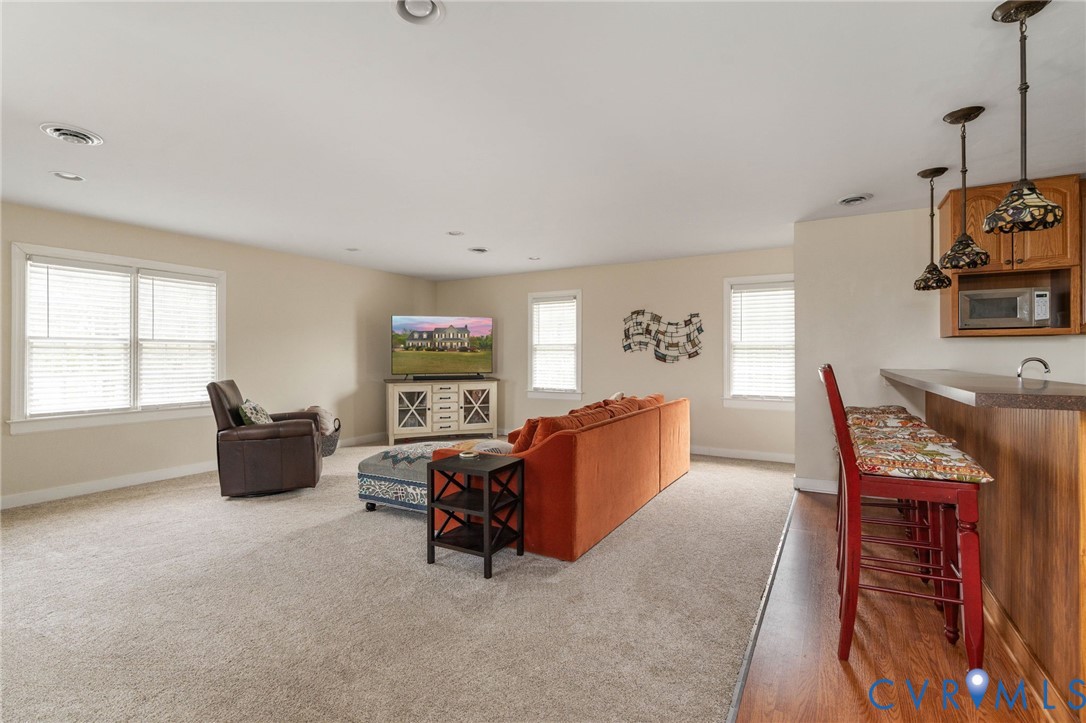 1937 Retreat Dr