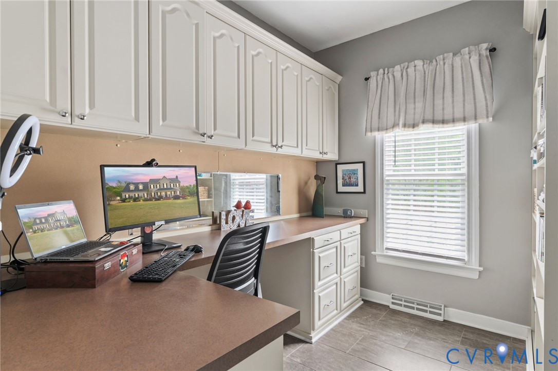 1937 Retreat Dr