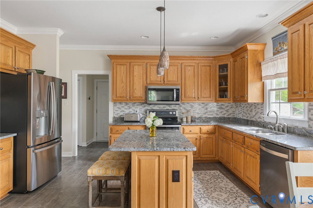 1937 Retreat Dr