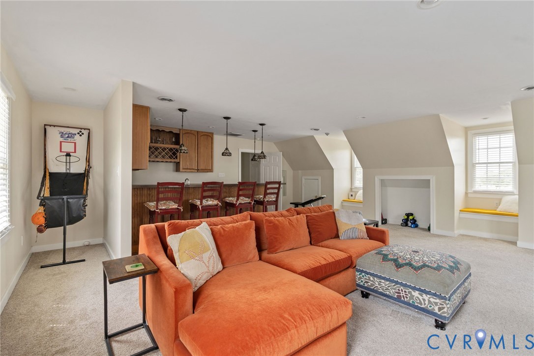 1937 Retreat Dr
