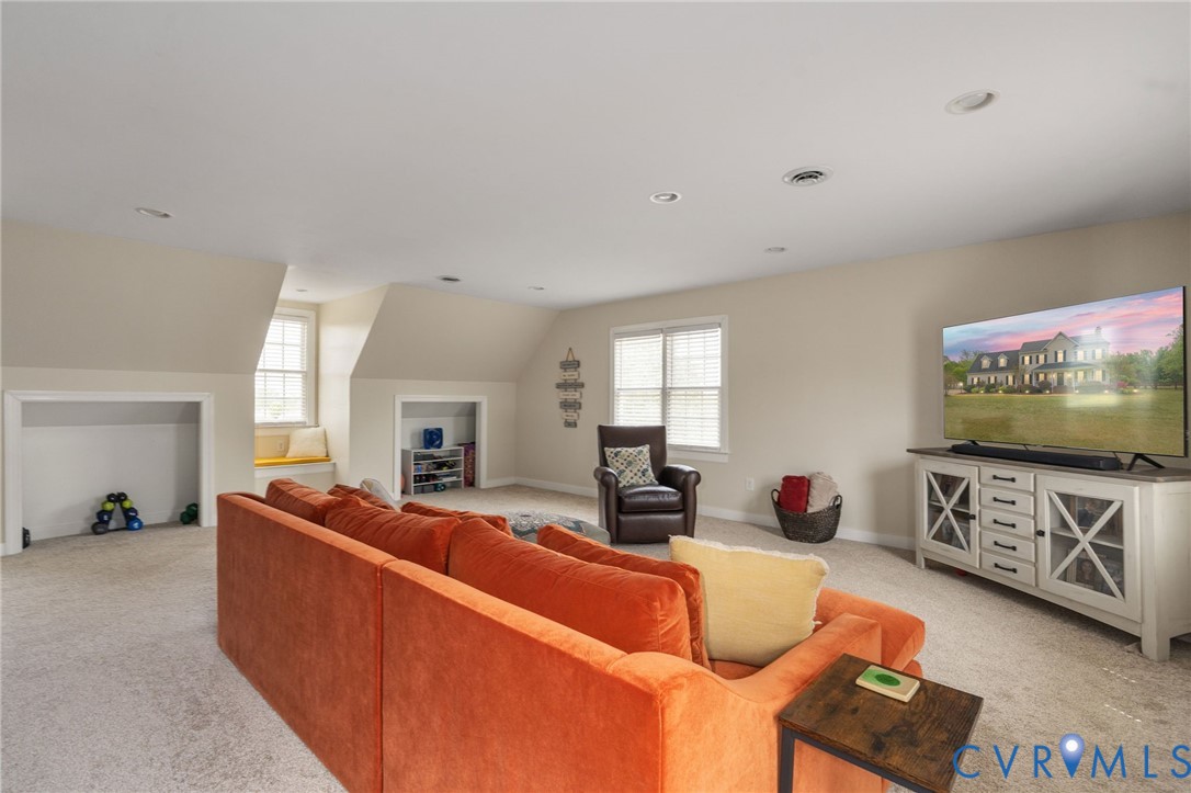 1937 Retreat Dr