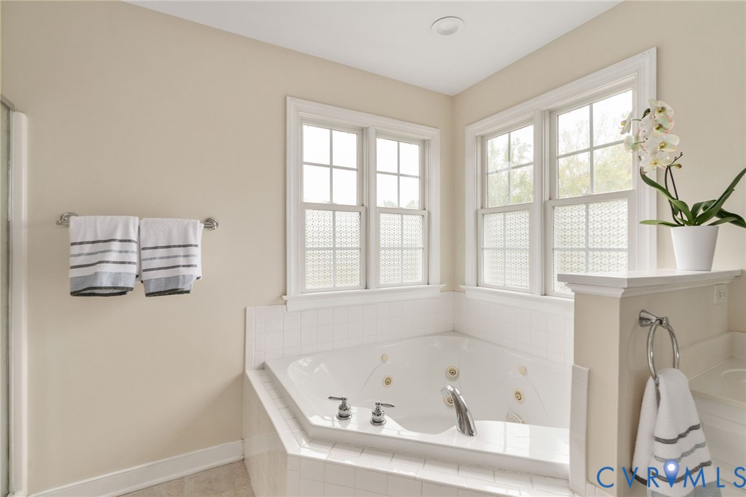 1937 Retreat Dr