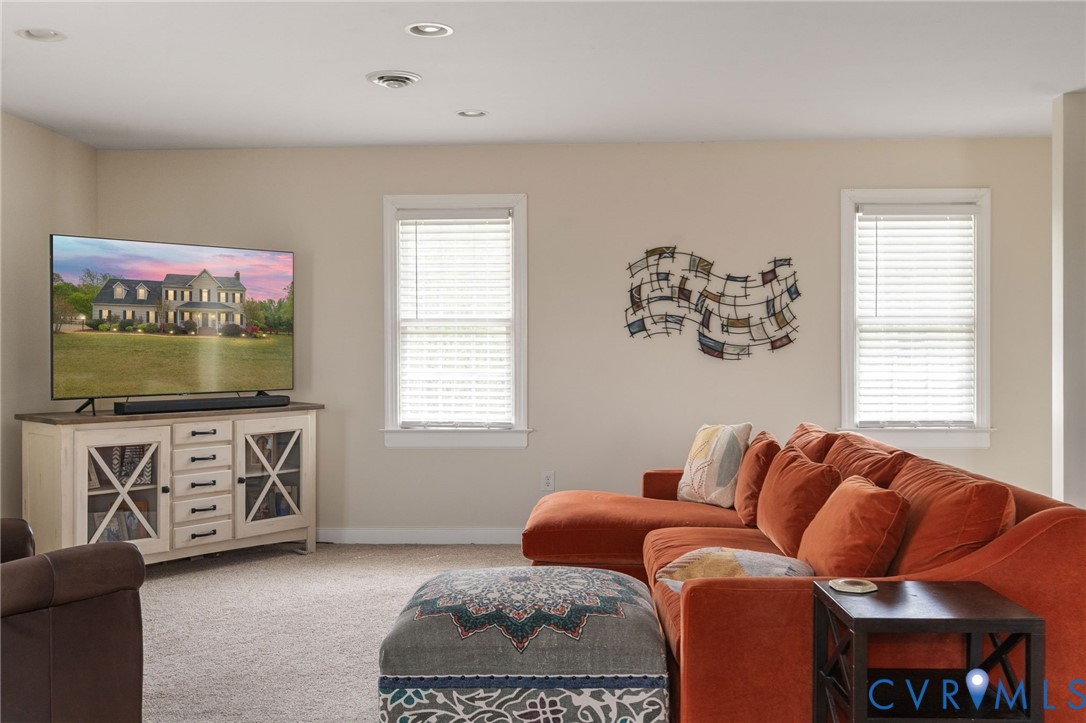 1937 Retreat Dr
