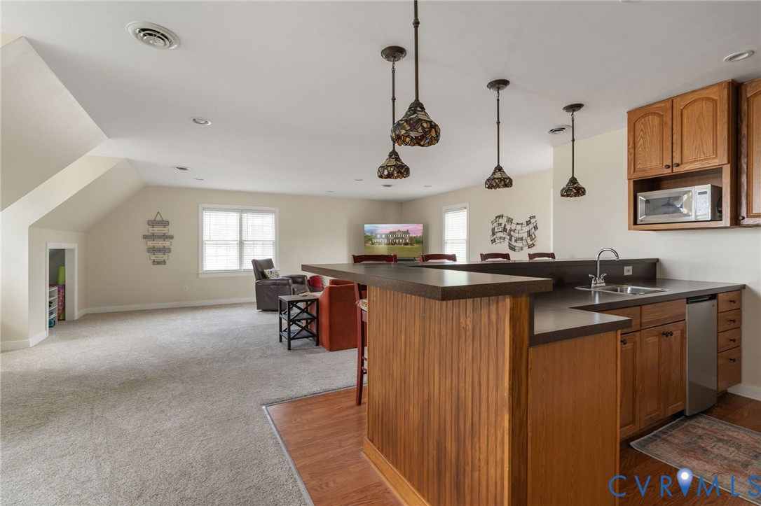 1937 Retreat Dr