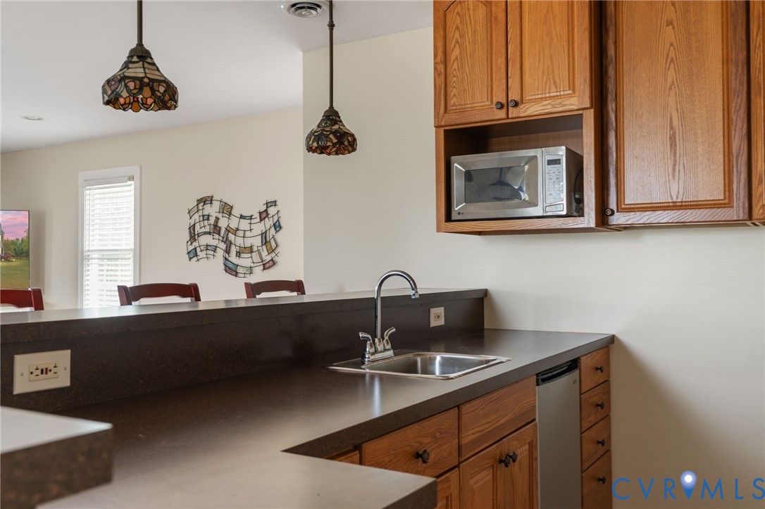 1937 Retreat Dr