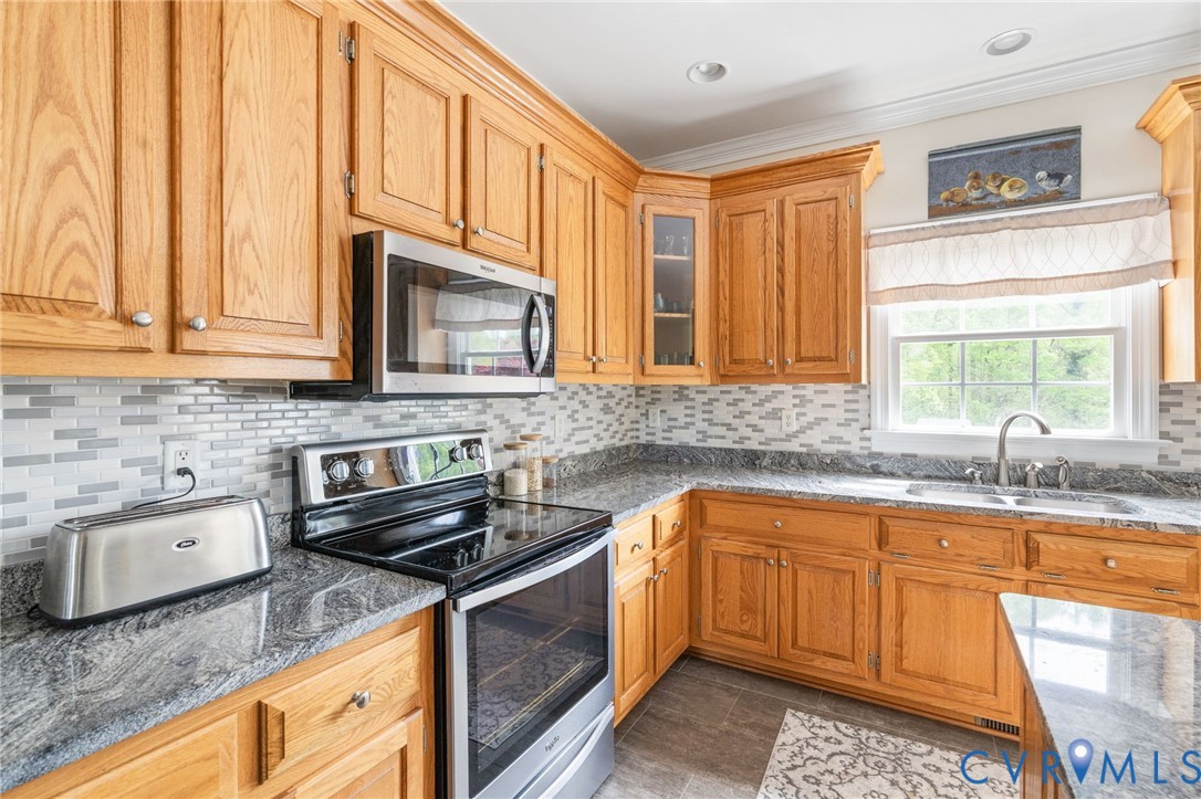 1937 Retreat Dr