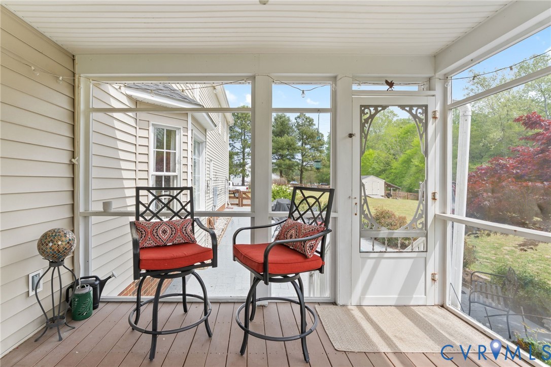 1937 Retreat Dr