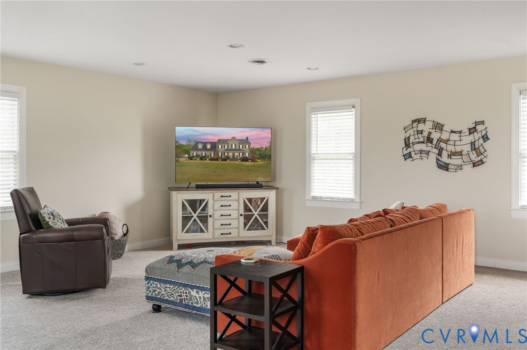 1937 Retreat Dr
