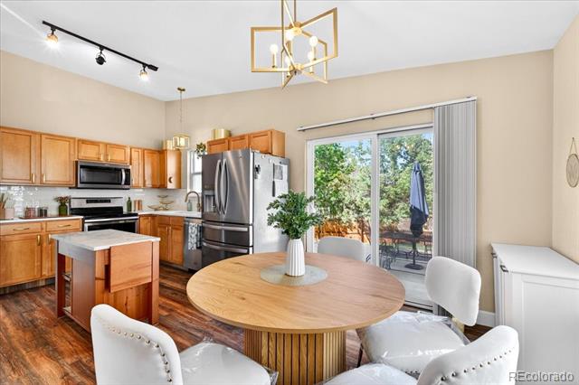 4366 S Dearborn Court