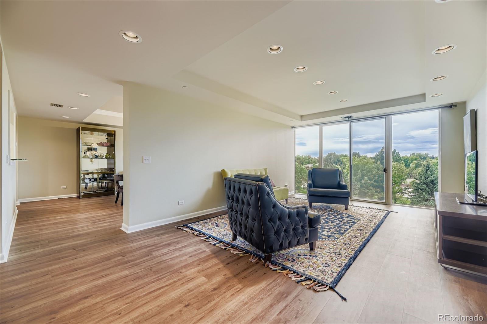 1900 E Girard Place Unit: 606