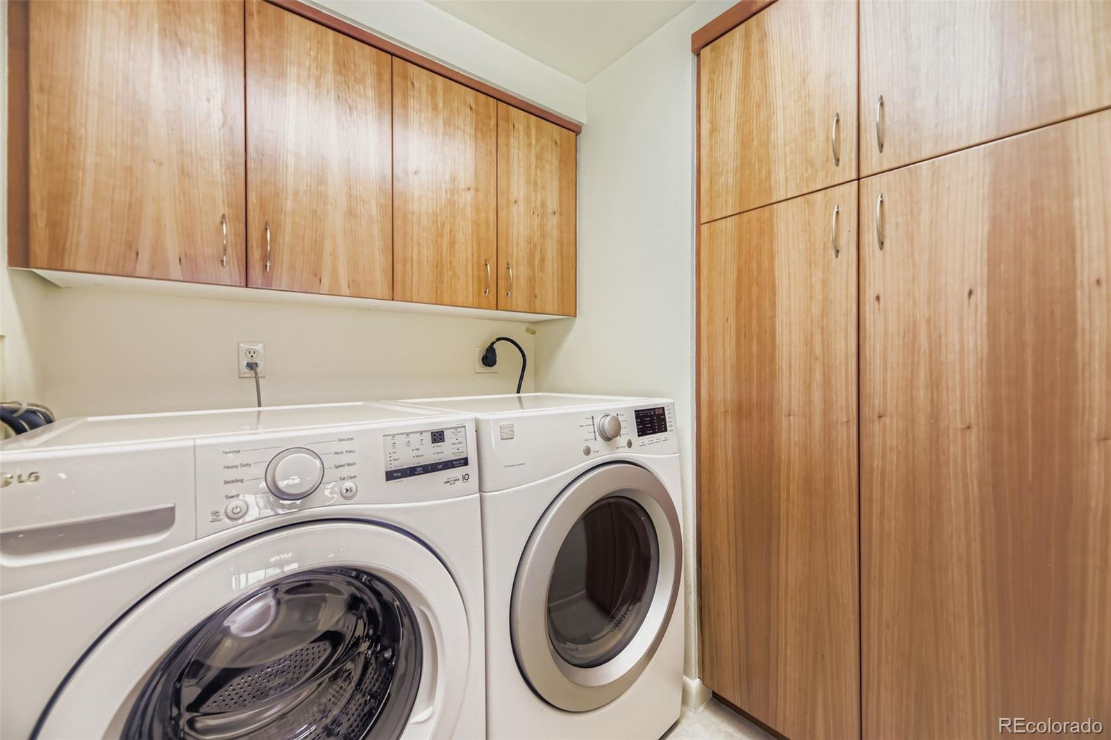 1900 E Girard Place Unit: 606