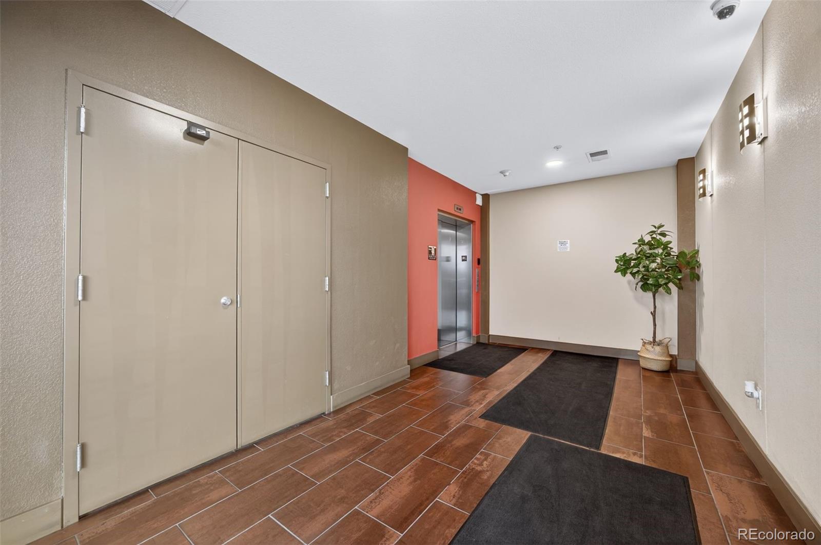 10111 Inverness Main Street Unit: 302