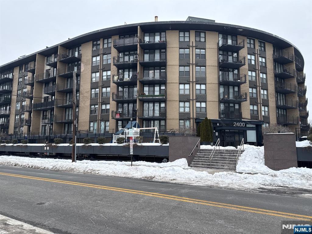 2400 Hudson Terrace