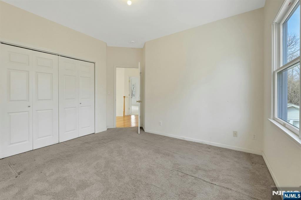 62 E Crescent