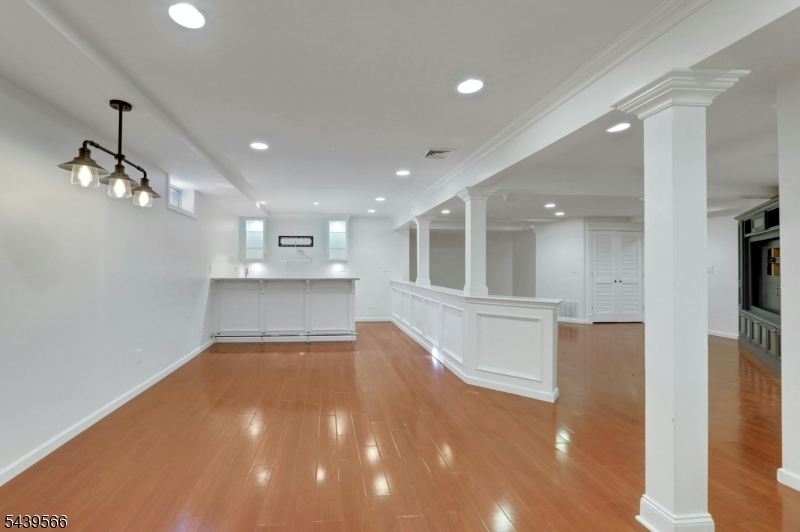 28 Serrell Dr