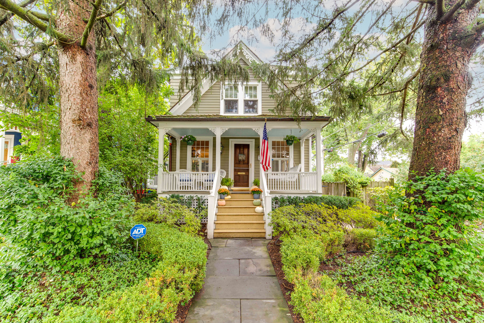 761 Summit Avenue