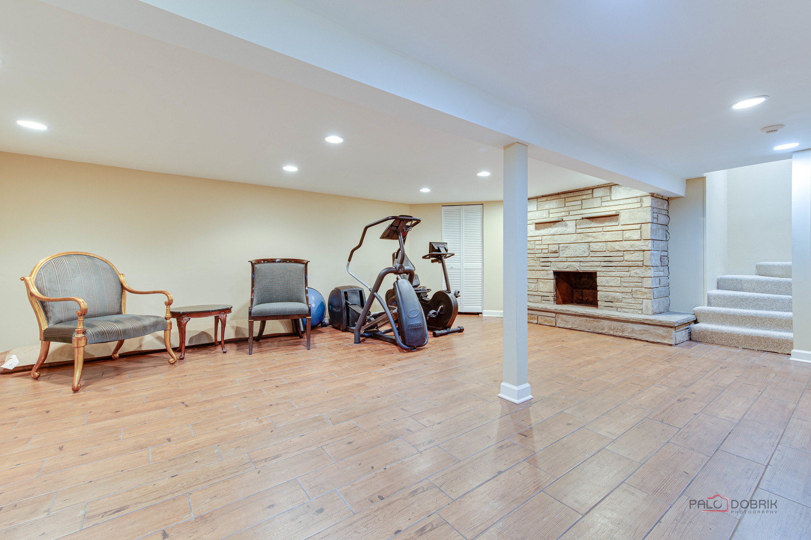 597 S Green Bay Road