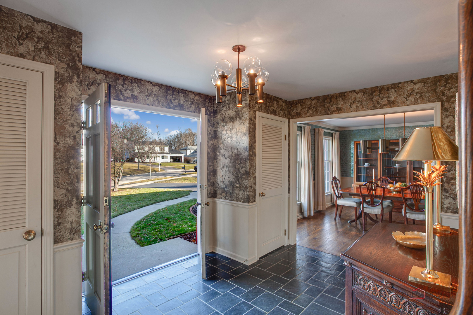 727 Longwood Drive