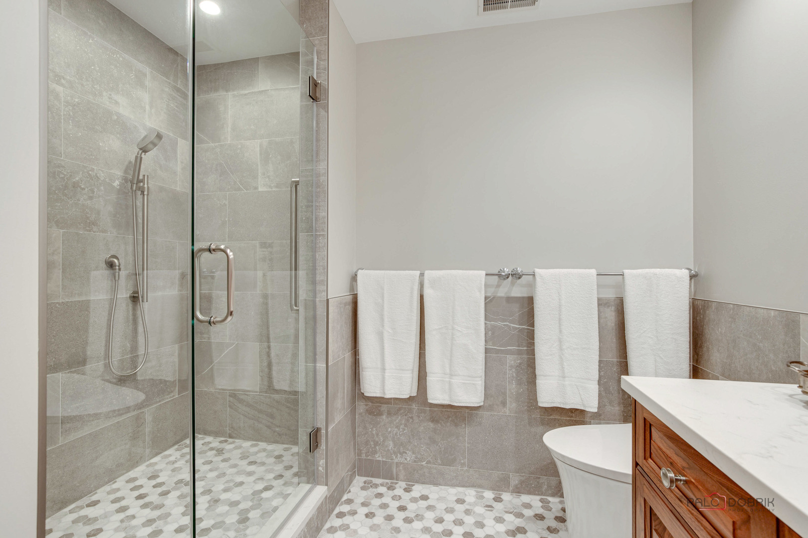 501 Oakwood Avenue Unit: 1D
