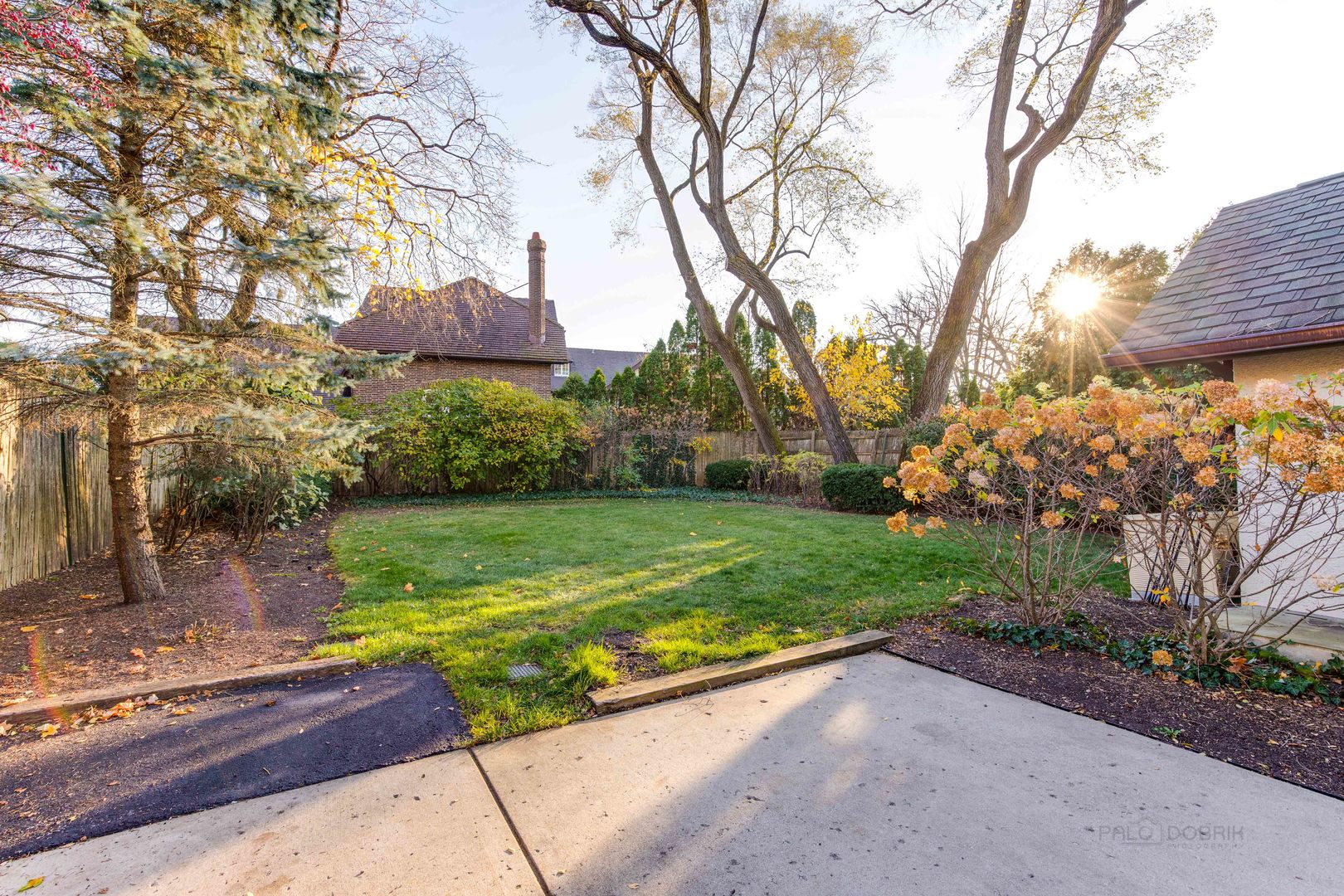 253 Vine Avenue