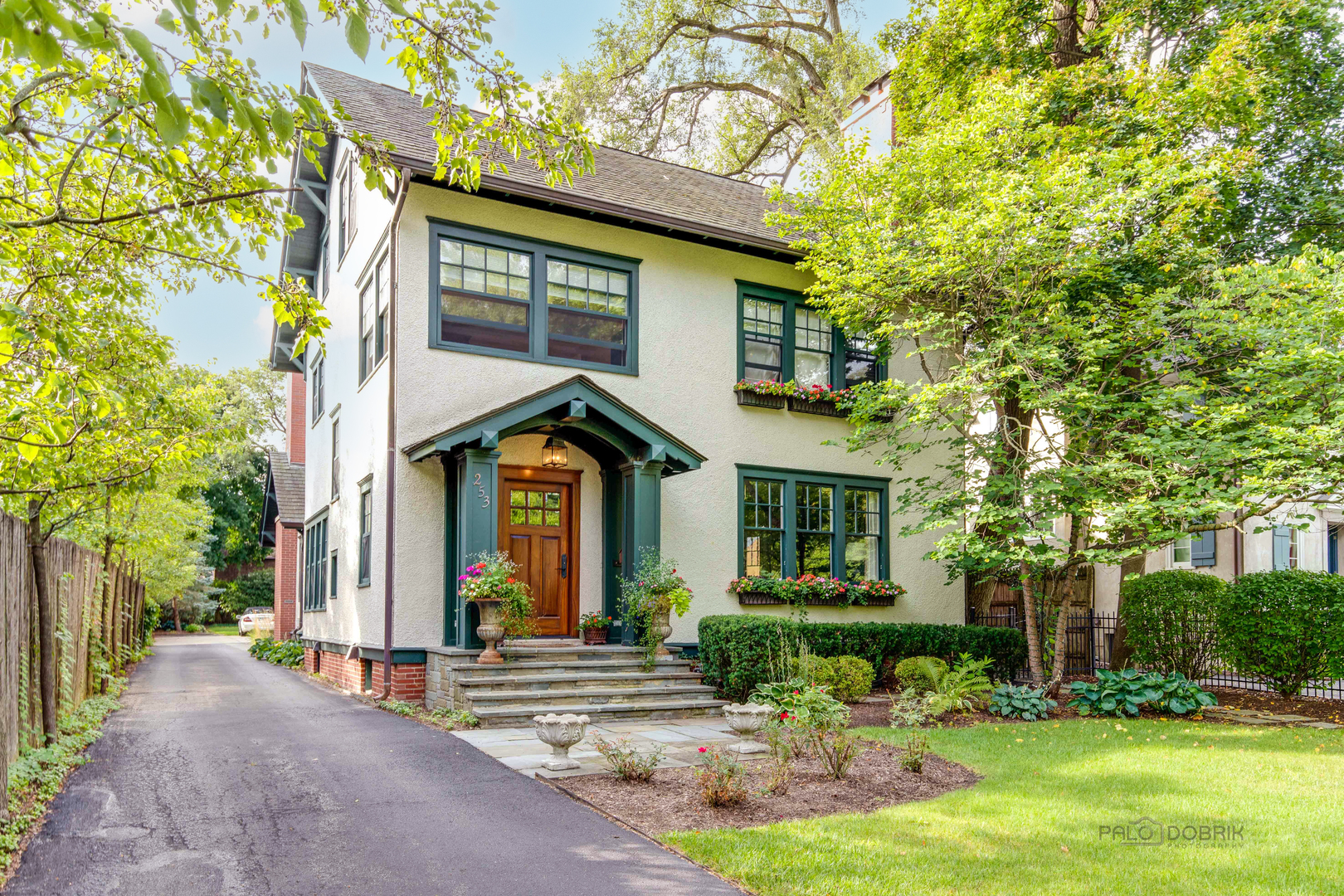 253 Vine Avenue